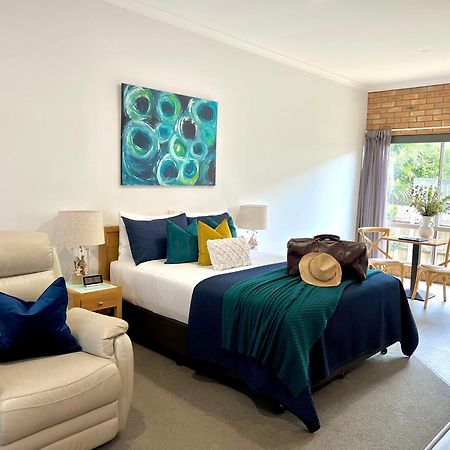 Coastal Waters Motor Inn Lakes Entrance Exteriör bild