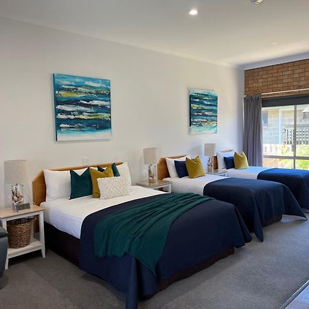 Coastal Waters Motor Inn Lakes Entrance Exteriör bild