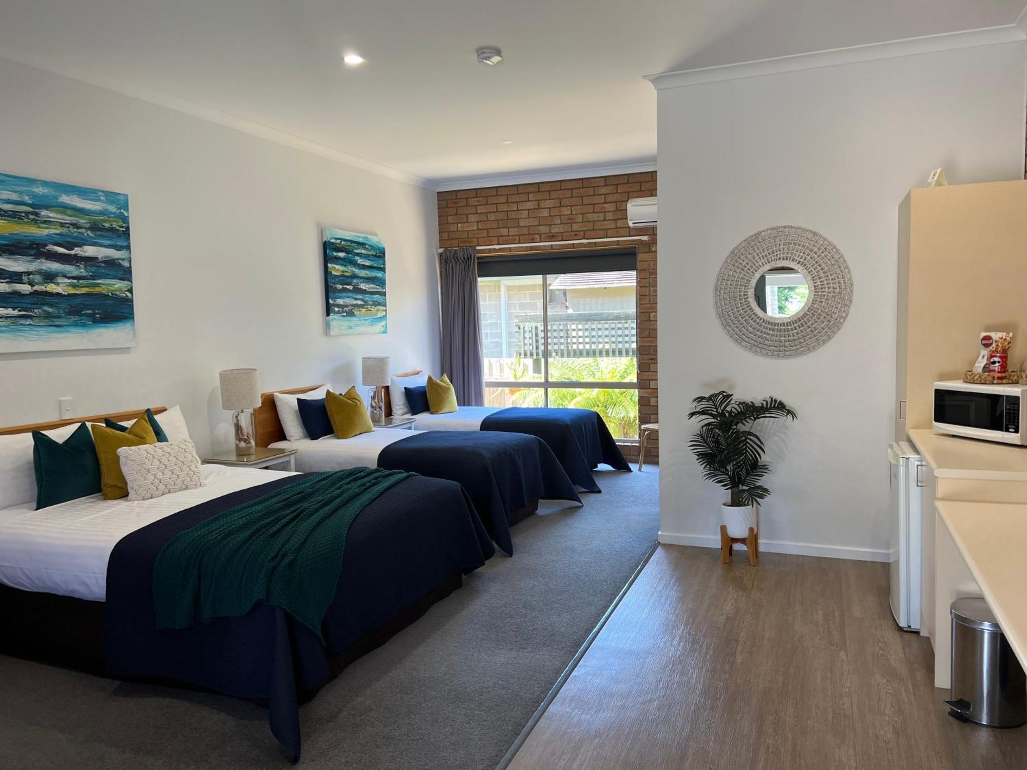 Coastal Waters Motor Inn Lakes Entrance Exteriör bild